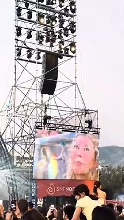 Σοφία Αλιμπέρτη: Δάκρυσε σε συναυλία του γιου της, Good Job Nicky