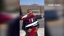 Mustafa Sarıgül, Yunanistan Parlamentosu önünde Türk Bayrağı açtı