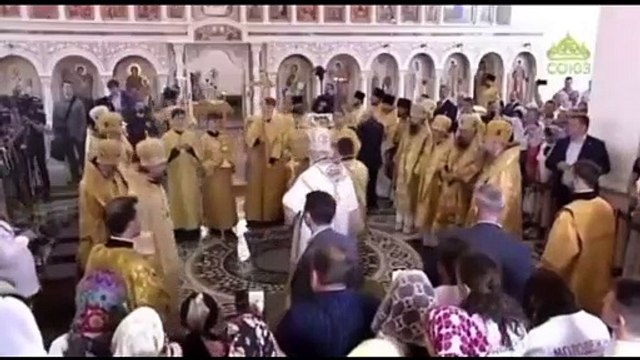 Rus Ortodoks Patriği Kirill törende düştü