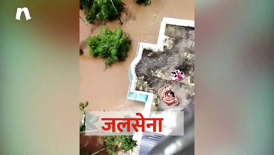 केरल में तबाही के बीच देवदूत बनकर उतरे सुरक्षाबलों के जवानों को सलाम