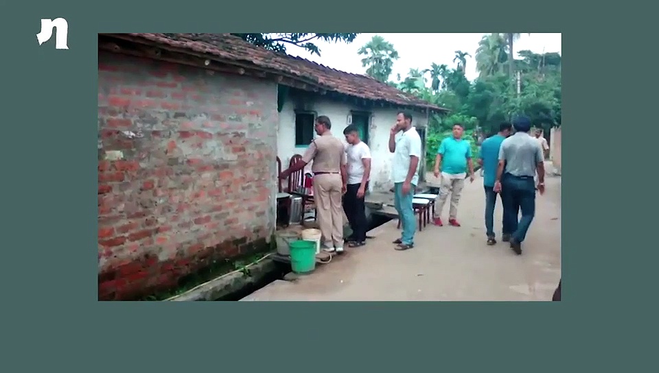 लड्डू की दुकान के अंदर मिला कुछ ऐसा...देखकर चौंक जाएंगे