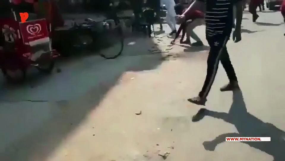 Watch: Minority community people pelting stones, burning house in Ghaziabad