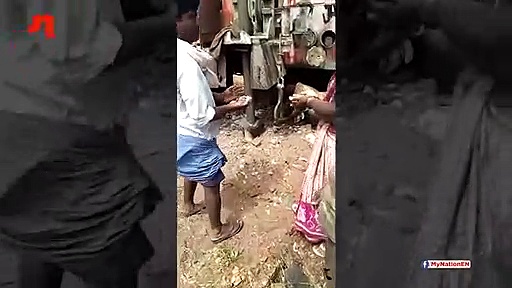 Telangana: Coins flow out like fountain while installing bore; villagers amused (Video)