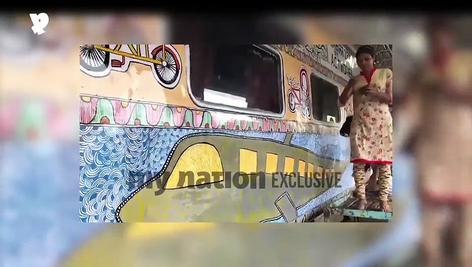 मिथिला पेंटिंग से सुसज्जित कोच से चली बिहार संपर्क क्रांति एक्सप्रेस