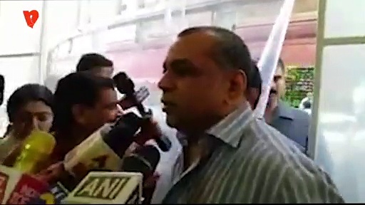 राहुल गांधी पर अब परेश रावल ने ली चुटकी, 15 मिनट बोलेंगे तो धरती हिलेगी नहीं नाचेगी