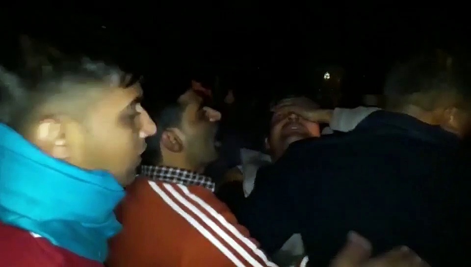 दूल्हे की कार से फूल तोड़ने को लेकर दो पक्षों में मारपीट