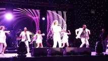 ZONGULDAK - Yaz konserleri kapsamında şarkıcı Demet Akalın sahne aldı