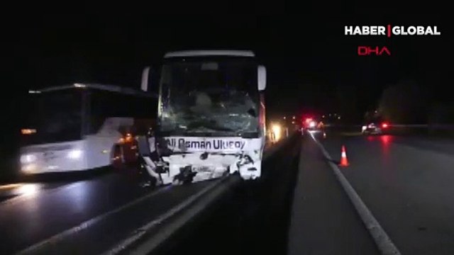 Yolcu otobüsü ile otomobil kafa kafaya çarpıştı: ölü ve yaralılar var