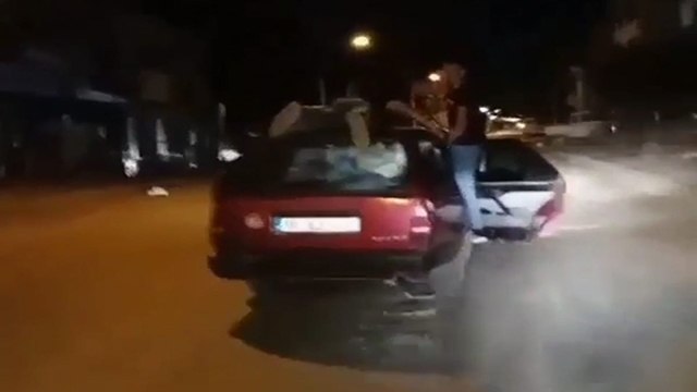 Araç üzerinde tehlikeli yolculuk kamerada