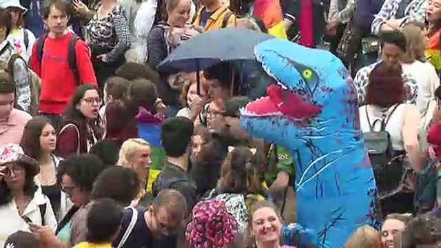 Marche des Fiertés LGBT+: Paris prend des couleurs arc-en-ciel