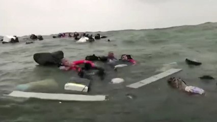 La Armada colombiana rescata a 24 personas tras naufragar a bordo de un barco mercante