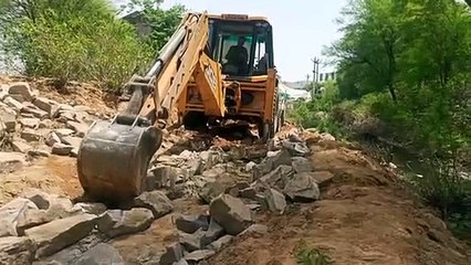 Скачать видео: जेडीए ने चार दुकानें की सील, नहर की भूमि को कराया अतिक्रमण से मुक्त