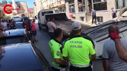 Ehliyetsiz sürücü ara sokakta takla attı