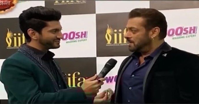 Bollywood Celebs stuns at Green Carpet of IIFA Awards 2022 | Hot News