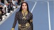 GALA VIDEO - PHOTO – Madonna : sa fille Lourdes enflamme le catwalk lors de la Fashion Week parisienne