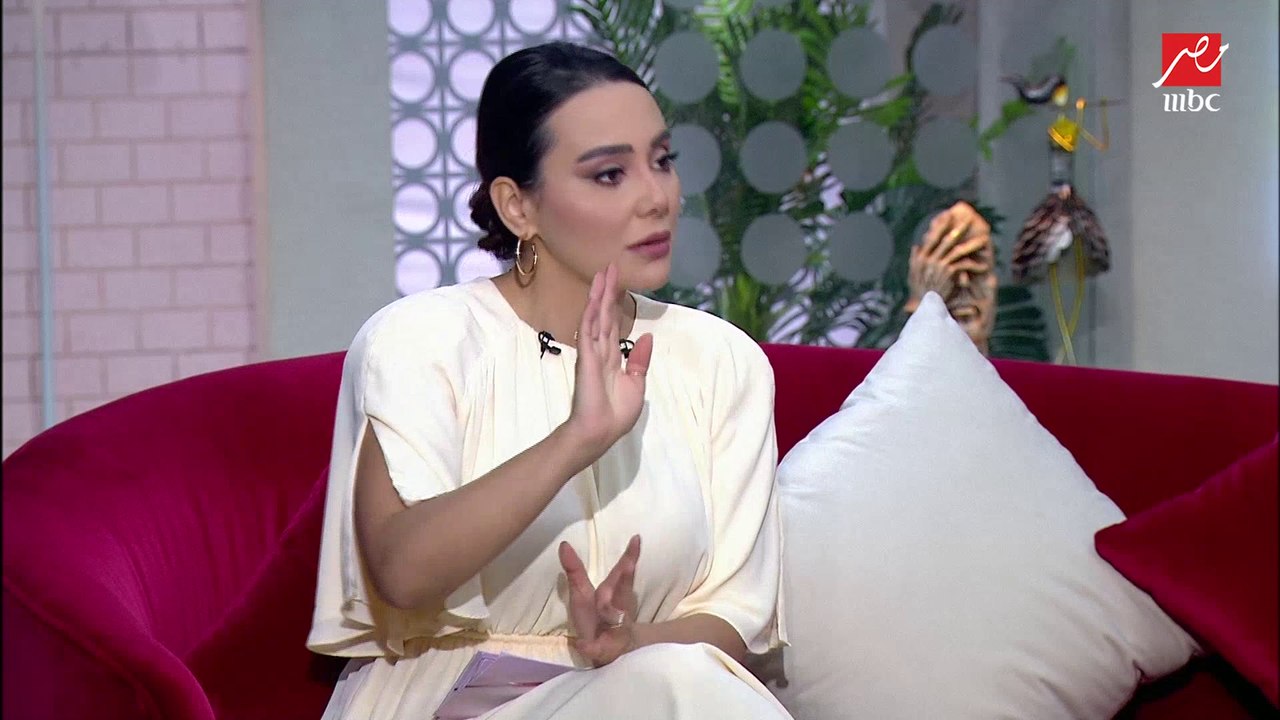 في شاب بيتقدم مرة واتنين وتلاتة والبنت مش عايزاه وبرضه مصمم.. مريم عثمان: إنسان مش سوي