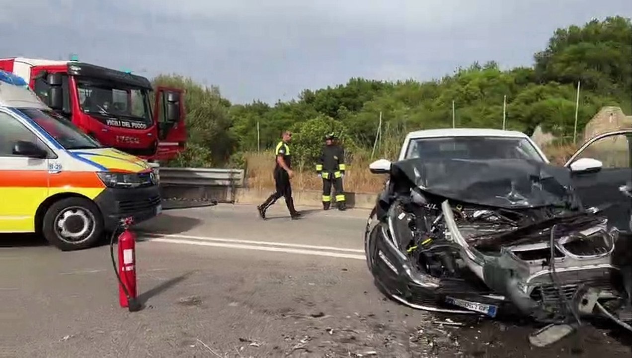 Olbia. Scontro frontale sulla tangenziale, 4 feriti, 2 gravi