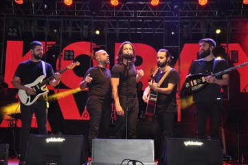 Şarkıcı Koray Avcı konser verdi