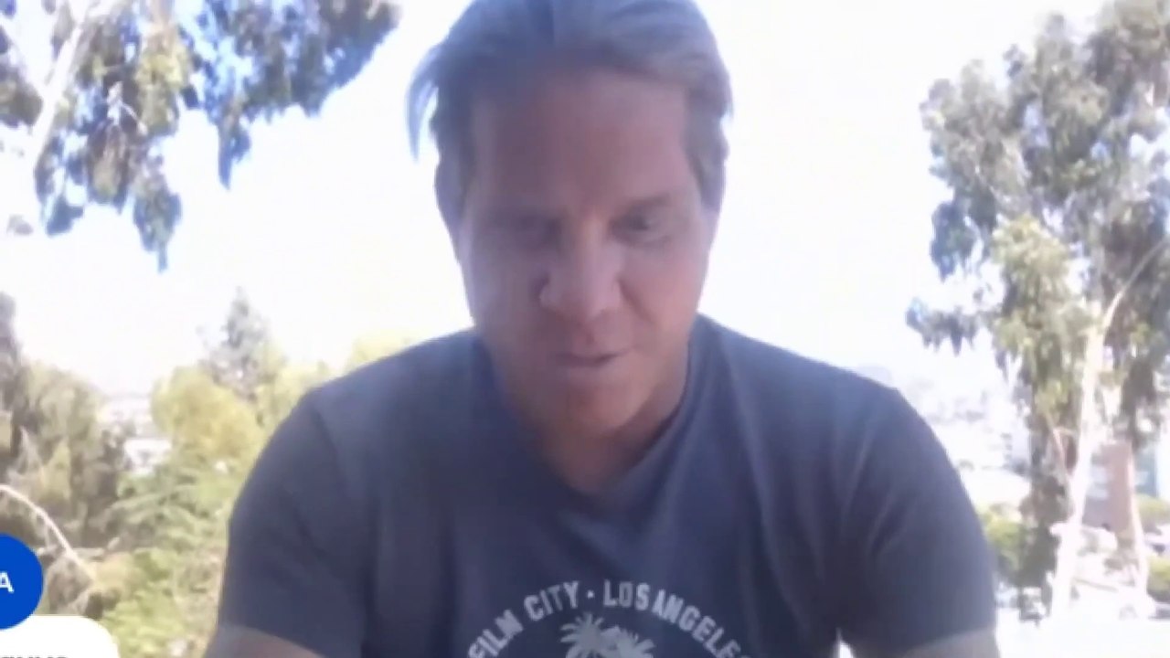 Live UFO chat with Paul --049- My Haunted House Loves Tech + UFO Catch Up - 1080p~-Pt3