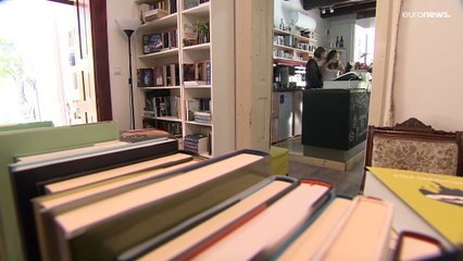 La Hongrie chasse les vapoteuses jetables de plus en plus populaires chez les jeunes