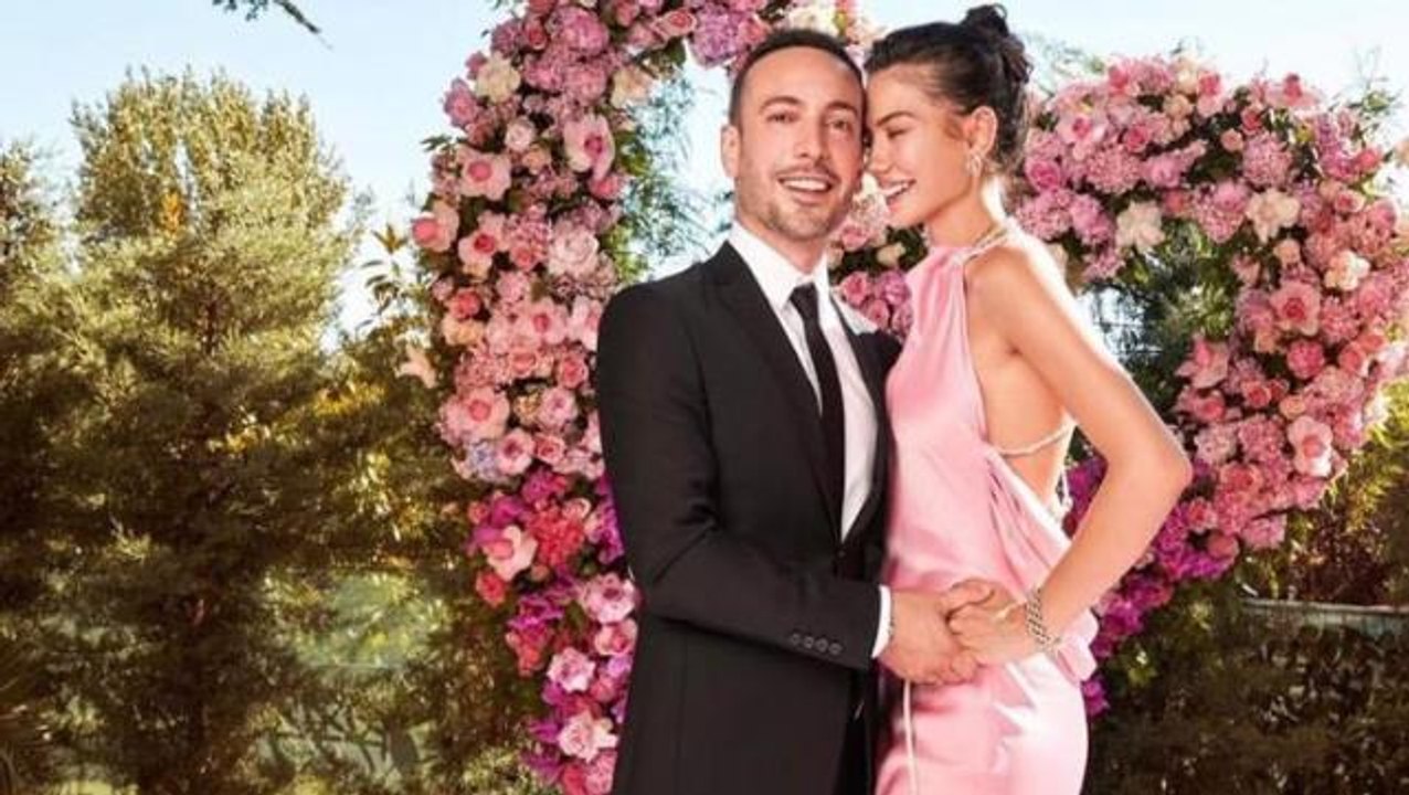 Yaz sonu evlenecek olan Demet Özdemir ve Oğuzhan Koç nişanlandı