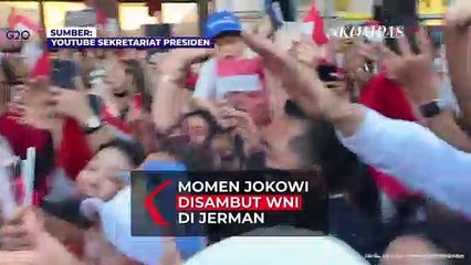 Momen Jokowi Ambil Handphone WNI di Jerman dan Swafoto Bersama