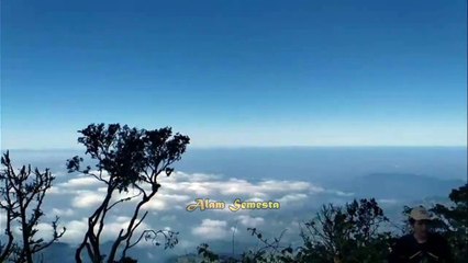 PUNCAK GUNUNG CIKURAI LAUTAN AWAN