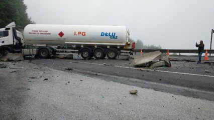 Video herunterladen: Bolu Dağı’nda tanker kazası: Ankara yönü kapandı