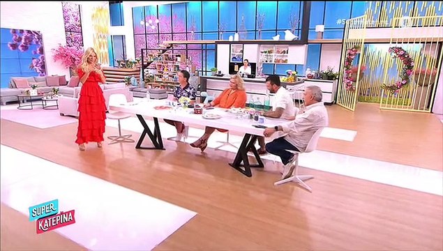 Super Κατερίνα: Η Καινούργιου έδειξε on air το νυφικό των ονείρων της - Η επική ατάκα του Αλεξάνδρου