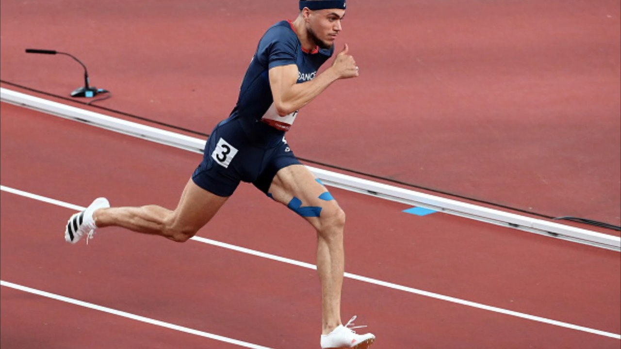 Hürdenläufer gewinnt rennen trotz brutalem angriff