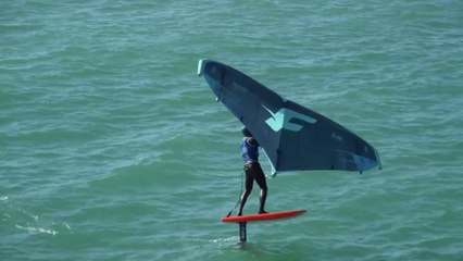 Fédération Française de Voile 2022 : Tuto Wingfoil  Réaliser un jibe sans perte de vitesse