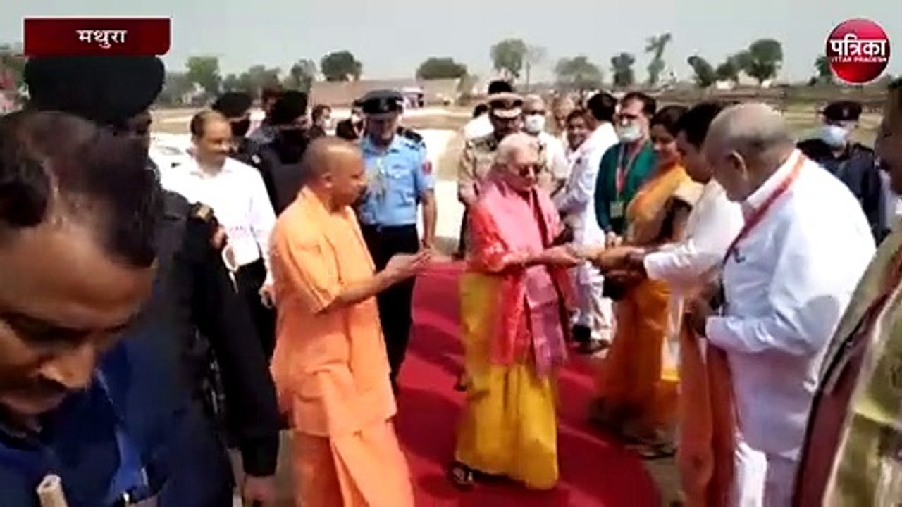 राष्ट्रपति रामनाथ कोविंद अपने परिवार के साथ पहुंचे वृंदावन और किए दर्शन