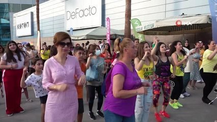 Sokak hayvanları için dans ettiler