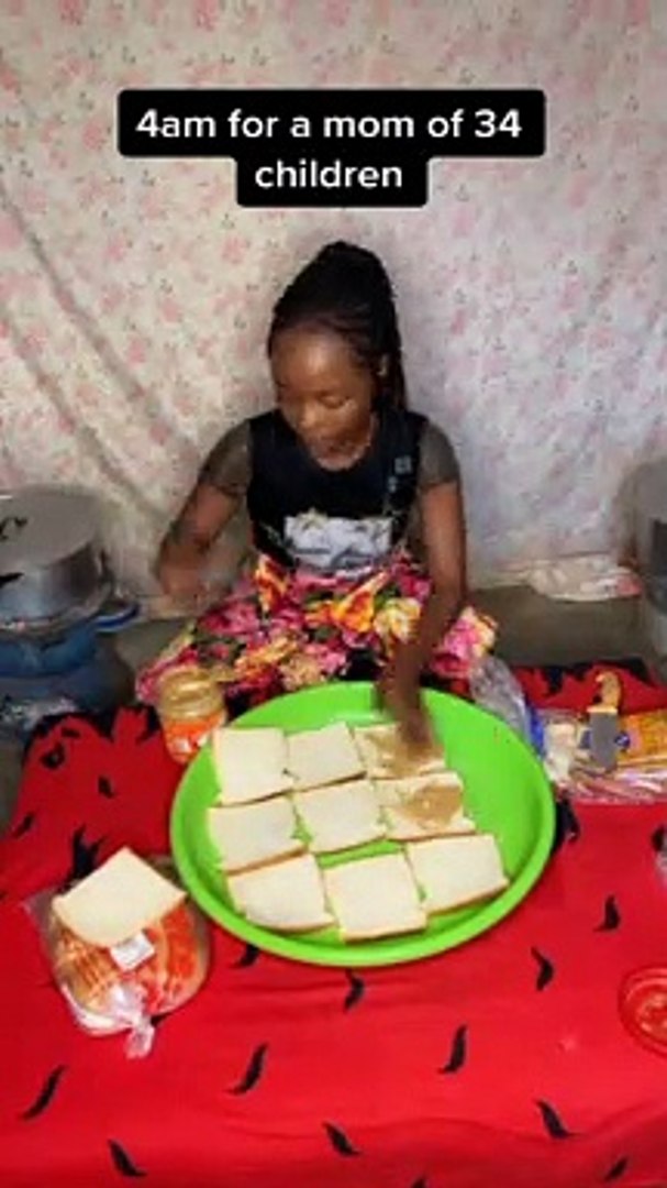 Tusayiwe tem 23 anos e acolhe 34 crianças. Esta é a sua rotina matinal