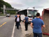 Son dakika haberleri: Rize'de tur otobüsü kamyonete çarptı: 1 ağır yaralı