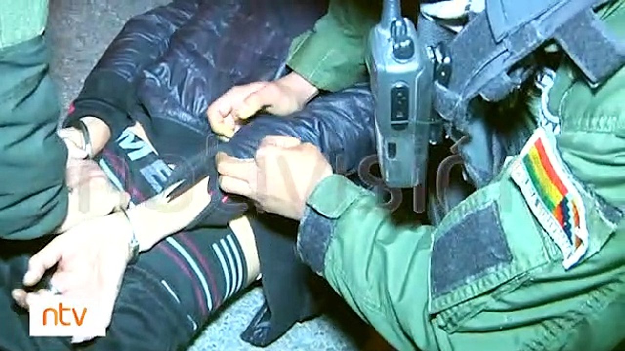 Taxista se salvó de ser asaltado al darse cuenta que su pasajero tenía cuchillos ocultos en las mangas