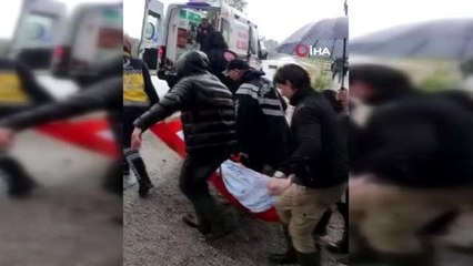 Sel sebebiyle evinde mahsur kalan felçli vatandaşı ekipler kurtardı