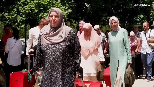 شاهد: ألف مسلم بوسني في طريقهم إلى مكّة المكرمة لأداء مناسك الحجّ