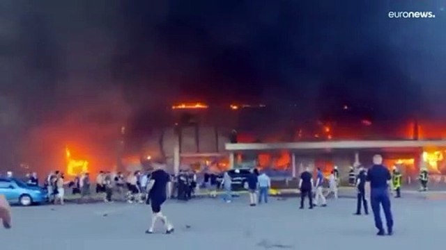 Unvorstellbar : Zahlreiche Tote und Verletzte nach Raketenangriff auf Einkaufszentrum in Ukraine