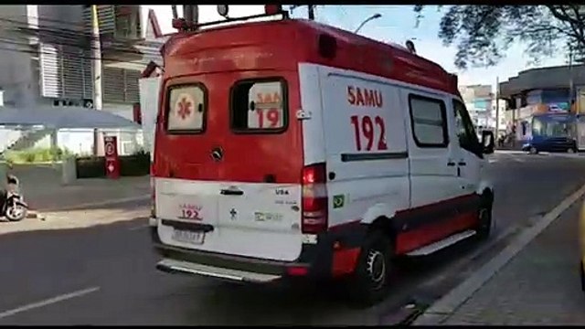 Jovem em surto causa correria na Rua Paraná e equipes da PM e Samu são acionadas