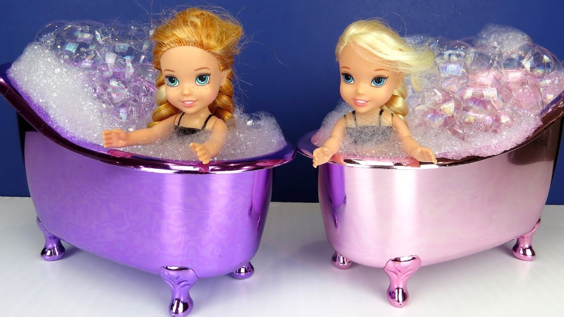 Elsa and Anna toddlers LOL surprise dolls bath time evening routine bedtime story
