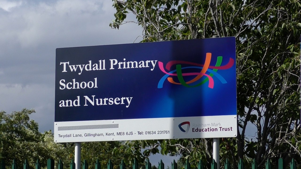 200 secondary students to join a Twydall primary school due to construction delays