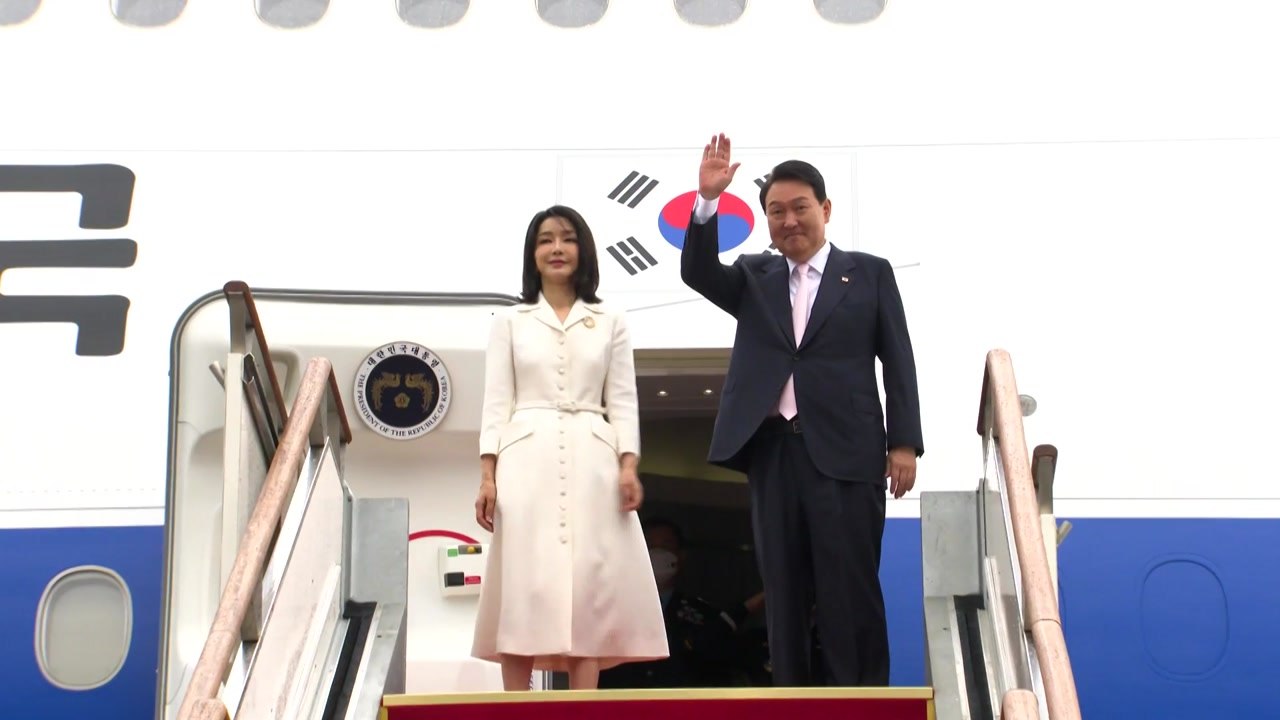 尹, 나토행 출국...'경제 안보·북핵 공조'에 중점 / YTN
