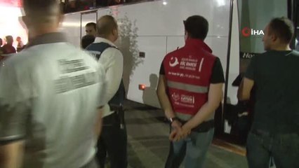 Yakalanan 227 göçmen sınır dışı edilmek üzere Edirne'den yola çıktı