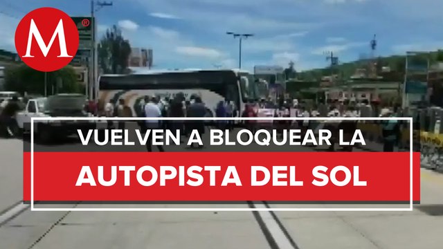 Habitantes de comunidades bloquean autopista del sol en Guerrero