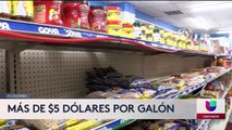 El precio del galón de gasolina sobrepasa los 5 dólares en algunas áreas en estados como Connecticut y Massachusetts, el impacto de esto también lo sienten los comerciantes.