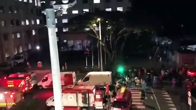 Incêndio na Santa Casa de BH: bombeiros combatem chamas no 10° andar