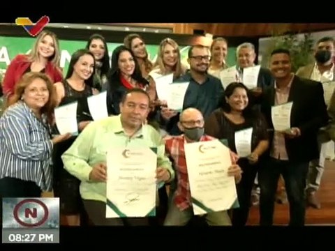 Vicepresidencia de Obras Públicas y Servicios entrega reconocimientos a periodistas de VTV