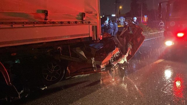 Sakarya’da 3 TIR, 1 otomobil çarpıştı: 1 ölü