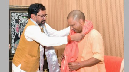 Download Video: Azamgarh में जीत के बाद पहली बार CM Yogi से मिले Dinesh Lal Yadav 'Nirahua'